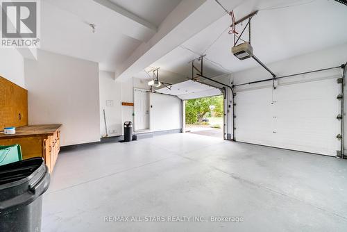 5 Edinborough Avenue, Scugog (Port Perry), ON - Indoor Photo Showing Garage