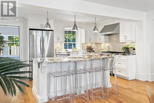 730 Anderson Street, Whitby (Pringle Creek), ON - Indoor Photo Showing Kitchen With Upgraded Kitchen