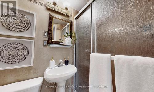 13 Cottingham Crescent, Oshawa (Farewell), ON - Indoor Photo Showing Bathroom