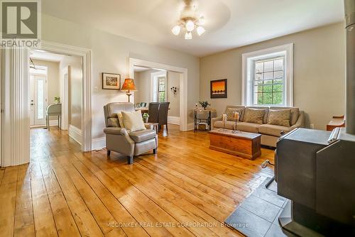 2425 Providence Line, Otonabee-South Monaghan, ON - Indoor Photo Showing Living Room