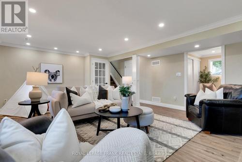 33 O'Reilly Lane, Kawartha Lakes (Little Britain), ON - Indoor Photo Showing Living Room