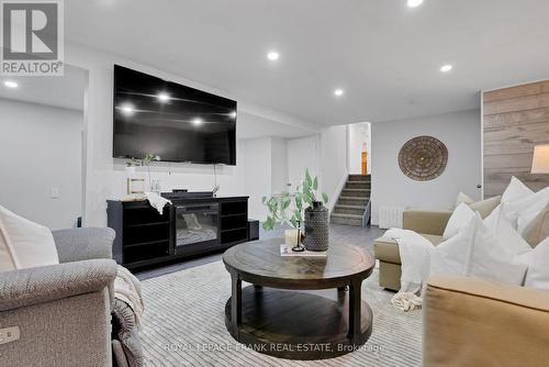 33 O'Reilly Lane, Kawartha Lakes (Little Britain), ON - Indoor Photo Showing Living Room