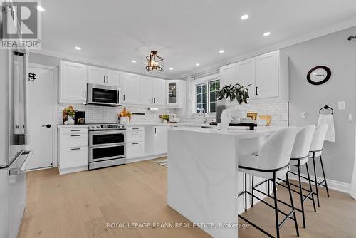 33 O'Reilly Lane, Kawartha Lakes (Little Britain), ON - Indoor Photo Showing Kitchen With Upgraded Kitchen