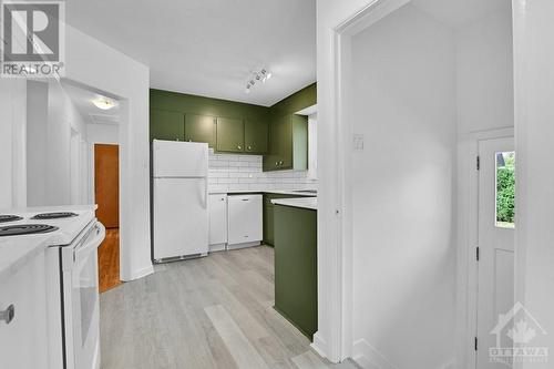 17 Westwood Drive, Ottawa, ON - Indoor Photo Showing Kitchen