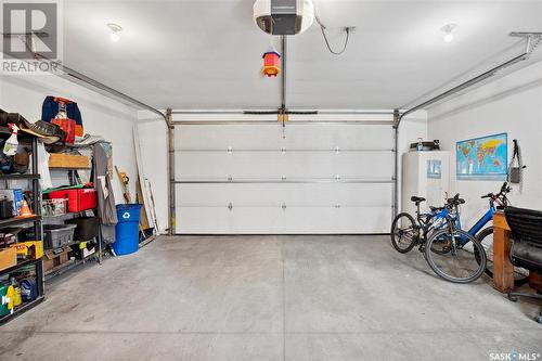 450 Bentley Court, Saskatoon, SK - Indoor Photo Showing Garage