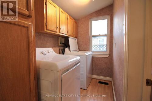 18 Woodworth Avenue, St. Thomas, ON - Indoor Photo Showing Laundry Room