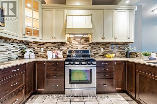 3061 Trulls Road, Clarington (Courtice), ON - Indoor Photo Showing Kitchen With Upgraded Kitchen