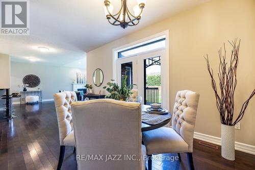 3061 Trulls Road, Clarington (Courtice), ON - Indoor Photo Showing Dining Room