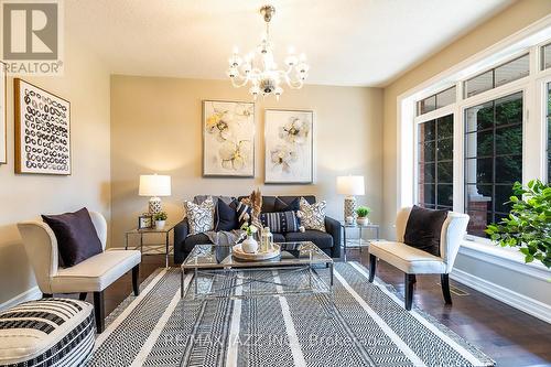 3061 Trulls Road, Clarington (Courtice), ON - Indoor Photo Showing Living Room