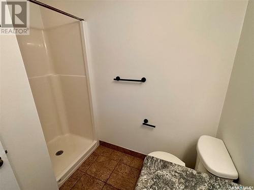 1540 G Avenue N, Saskatoon, SK - Indoor Photo Showing Bathroom