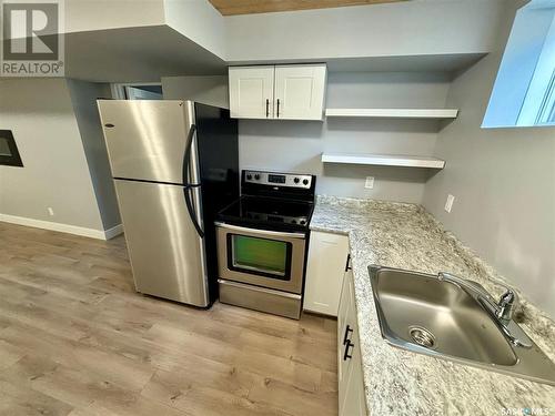 1540 G Avenue N, Saskatoon, SK - Indoor Photo Showing Kitchen With Stainless Steel Kitchen