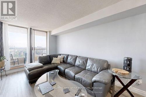 1612 - 400 Mclevin Avenue, Toronto (Malvern), ON - Indoor Photo Showing Living Room