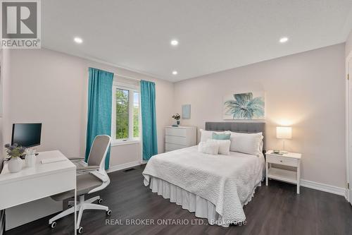 99 Limeridge Street, Aurora, ON - Indoor Photo Showing Bedroom