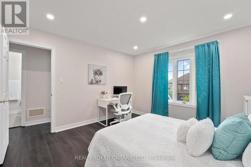 99 Limeridge Street, Aurora, ON - Indoor Photo Showing Bedroom