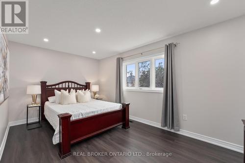 99 Limeridge Street, Aurora, ON - Indoor Photo Showing Bedroom