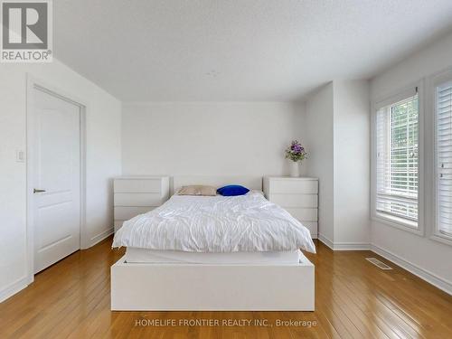 245 Knapton Drive, Newmarket, ON - Indoor Photo Showing Bedroom