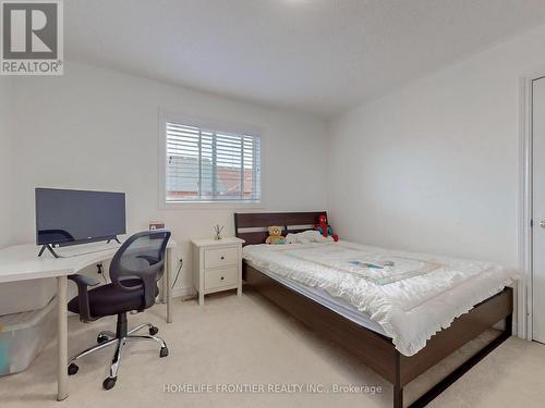 245 Knapton Drive, Newmarket, ON - Indoor Photo Showing Bedroom