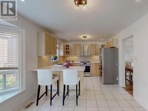 245 Knapton Drive, Newmarket, ON - Indoor Photo Showing Kitchen With Upgraded Kitchen