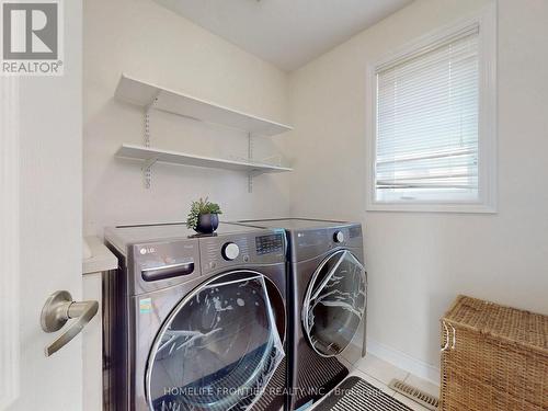 245 Knapton Drive, Newmarket, ON - Indoor Photo Showing Laundry Room