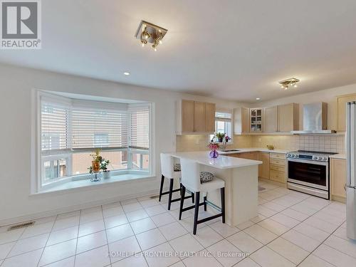 245 Knapton Drive, Newmarket, ON - Indoor Photo Showing Kitchen