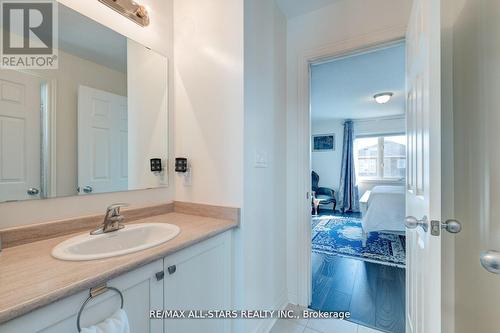 33 Romanelli Crescent, Bradford West Gwillimbury, ON - Indoor Photo Showing Bathroom