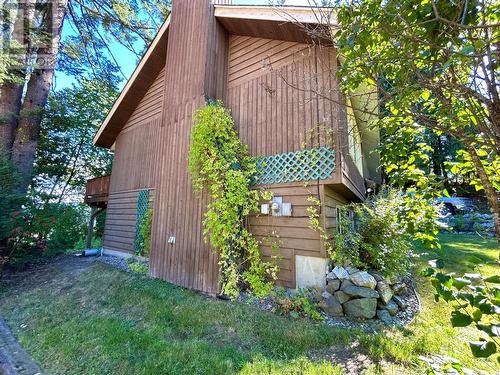 1006 Earl Street, Rossland, BC - Outdoor With Exterior