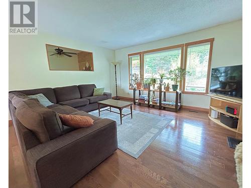 1006 Earl Street, Rossland, BC - Indoor Photo Showing Living Room