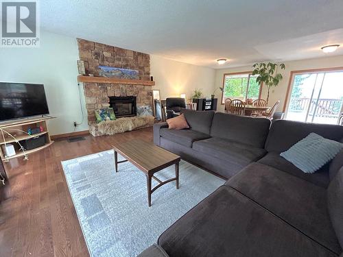 1006 Earl Street, Rossland, BC - Indoor Photo Showing Living Room With Fireplace