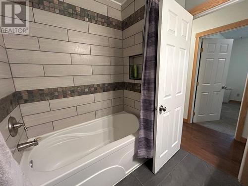 1006 Earl Street, Rossland, BC - Indoor Photo Showing Bathroom