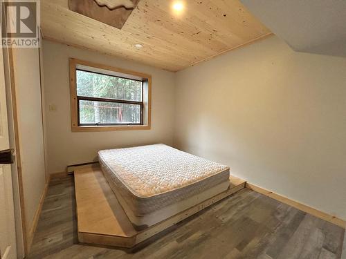 1006 Earl Street, Rossland, BC - Indoor Photo Showing Bedroom