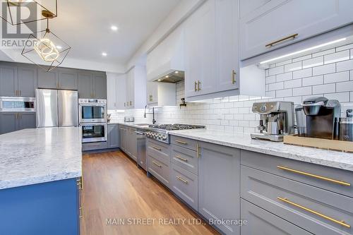 169 The Queensway, Barrie, ON - Indoor Photo Showing Kitchen With Upgraded Kitchen