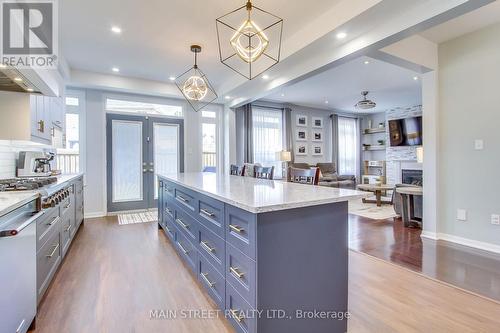 169 The Queensway, Barrie, ON - Indoor Photo Showing Kitchen With Upgraded Kitchen