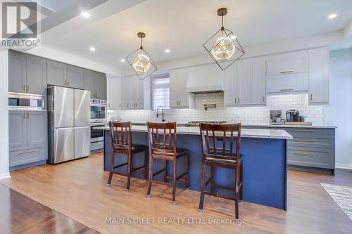 169 The Queensway, Barrie, ON - Indoor Photo Showing Kitchen With Upgraded Kitchen