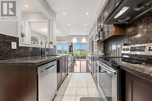 104 Little Britain Crescent, Brampton, ON - Indoor Photo Showing Kitchen With Upgraded Kitchen