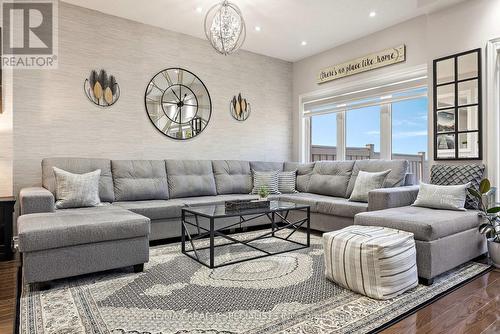 104 Little Britain Crescent, Brampton, ON - Indoor Photo Showing Living Room