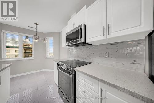 609 - 10 Dayspring Circle, Brampton, ON - Indoor Photo Showing Kitchen