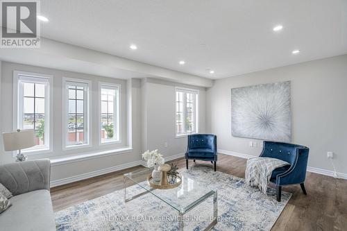 47 Baycliffe Crescent, Brampton, ON - Indoor Photo Showing Living Room