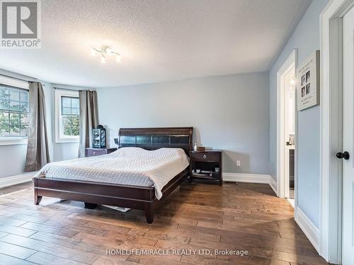 20 Barnes Court, Brampton, ON - Indoor Photo Showing Bedroom