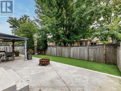 20 Barnes Court, Brampton, ON - Outdoor With Backyard