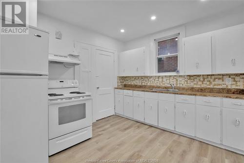 749 Niagara Street, Windsor, ON - Indoor Photo Showing Kitchen With Double Sink