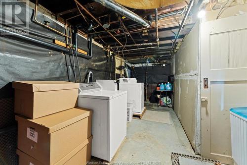 1135 Albert Road, Windsor, ON - Indoor Photo Showing Laundry Room