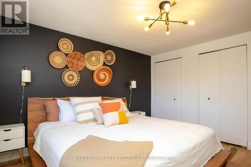 47 Lambert Street, Hamilton, ON - Indoor Photo Showing Bedroom