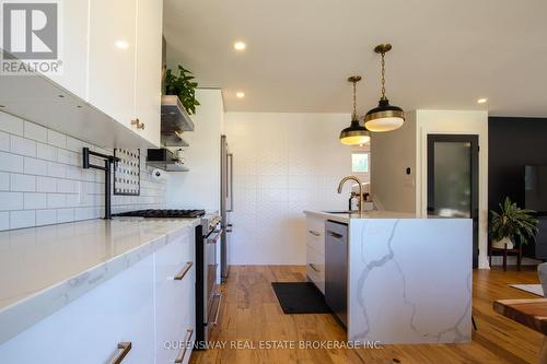 47 Lambert Street, Hamilton, ON - Indoor Photo Showing Kitchen With Upgraded Kitchen