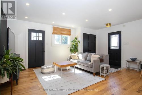 47 Lambert Street, Hamilton, ON - Indoor Photo Showing Living Room