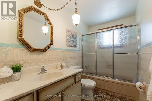 79 Roundhill Court, London, ON - Indoor Photo Showing Bathroom