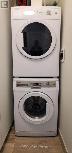 902 - 60 Colborne Street, Toronto, ON - Indoor Photo Showing Laundry Room