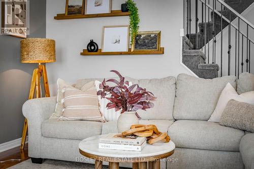 47 Piper Crescent, Clarington, ON - Indoor Photo Showing Living Room