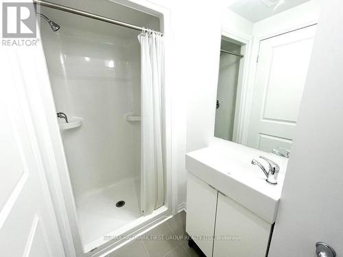 309 - 1900 Simcoe Street N, Oshawa, ON - Indoor Photo Showing Bathroom