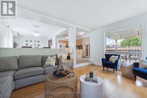 89 Sagewood Avenue, Clarington, ON - Indoor Photo Showing Living Room