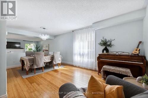 89 Sagewood Avenue, Clarington, ON - Indoor Photo Showing Living Room